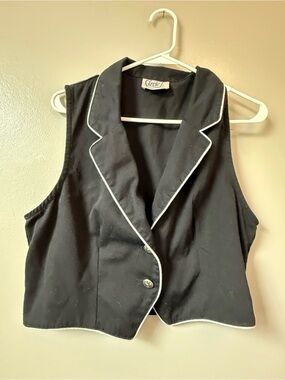 Circle T by Marilyn Lenox Black Vest Size L